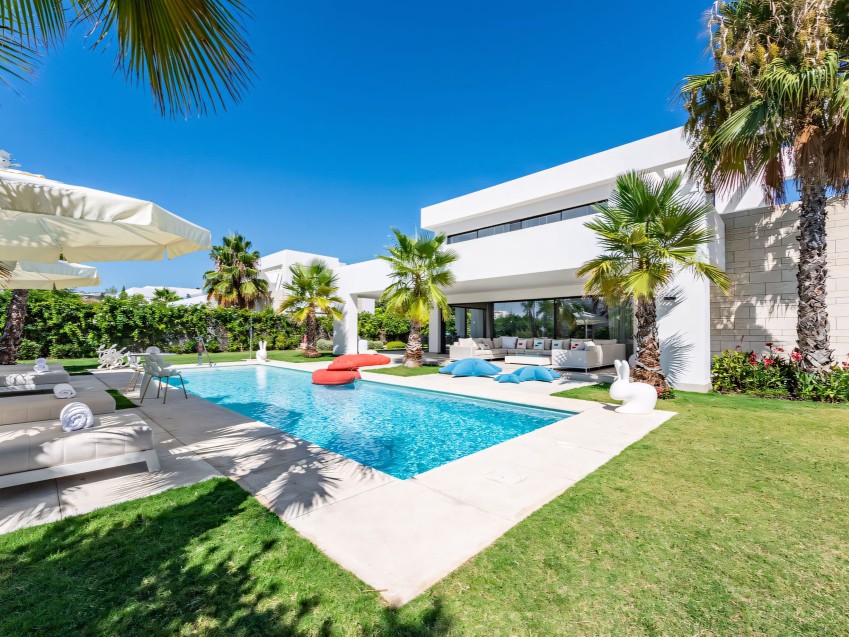 Familienvilla mit 5 Schlafzimmern en suite zum Verkauf in La Cala Golf, Mijas